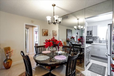 Condo in Stuart, Florida, 2 bedrooms  № 922273 - photo 24