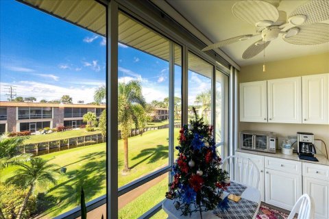 Condo in Stuart, Florida, 2 bedrooms  № 922273 - photo 15