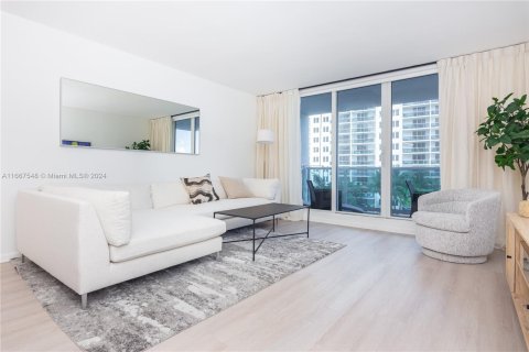 Condo in Miami Beach, Florida, 1 bedroom  № 1382948 - photo 3