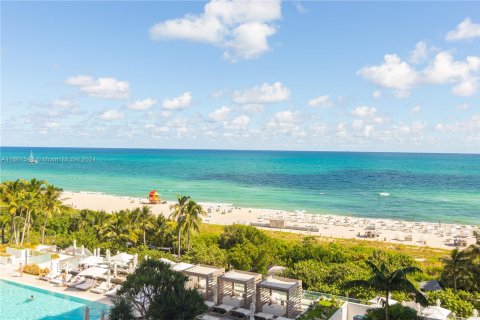 Condo in Miami Beach, Florida, 1 bedroom  № 1382948 - photo 17