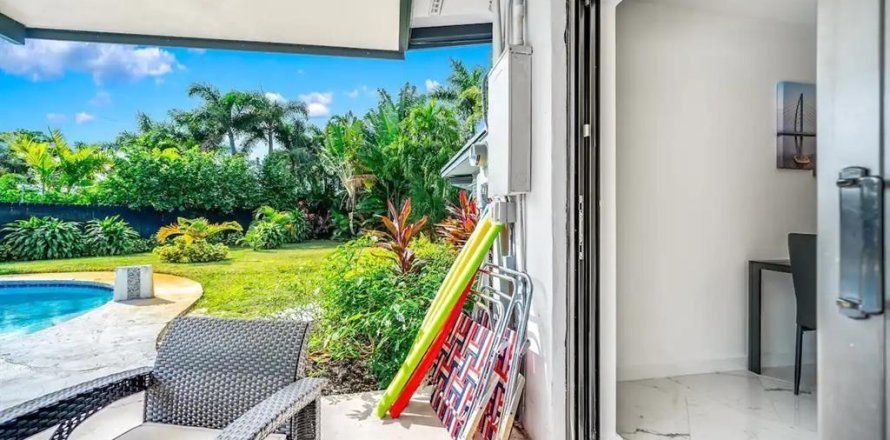 Villa ou maison à Wilton Manors, Floride 4 chambres, 176.51 m2 № 1172339