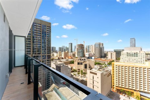 Condo in Miami, Florida, 1 bedroom  № 1386071 - photo 15