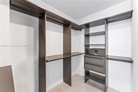 Condominio en venta en Miami, Florida, 1 dormitorio, 58.16 m2 № 1386071 - foto 11