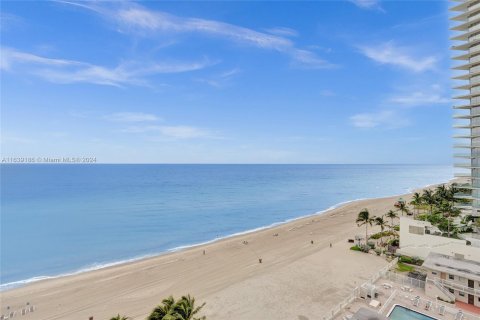 Condo in Sunny Isles Beach, Florida, 3 bedrooms  № 1311197 - photo 12