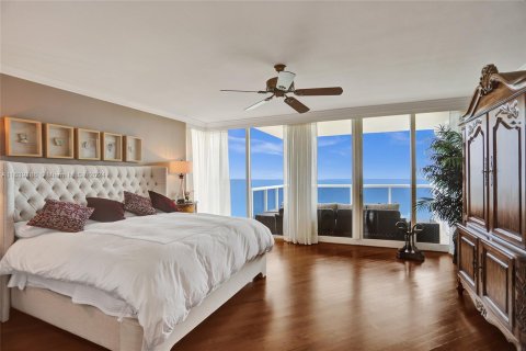 Condo in Sunny Isles Beach, Florida, 3 bedrooms  № 1311197 - photo 23