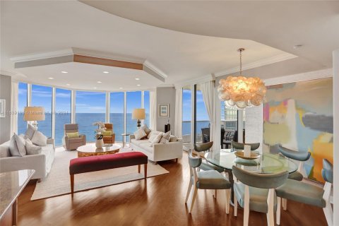 Condo in Sunny Isles Beach, Florida, 3 bedrooms  № 1311197 - photo 14