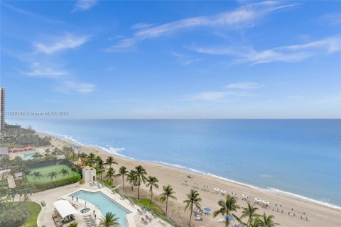 Condo in Sunny Isles Beach, Florida, 3 bedrooms  № 1311197 - photo 22