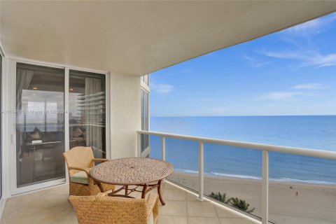 Condo in Sunny Isles Beach, Florida, 3 bedrooms  № 1311197 - photo 8