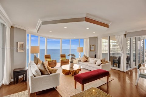 Condo in Sunny Isles Beach, Florida, 3 bedrooms  № 1311197 - photo 5