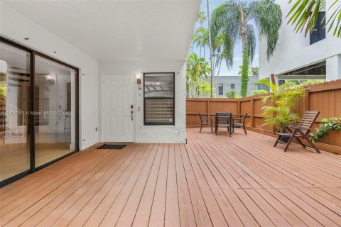 Townhouse in Miami, Florida 2 bedrooms, 95.97 sq.m. № 1311155 - photo 6