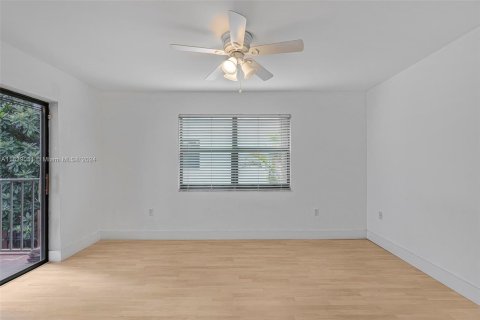 Townhouse in Miami, Florida 2 bedrooms, 95.97 sq.m. № 1311155 - photo 23