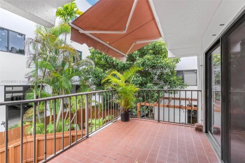 Townhouse in Miami, Florida 2 bedrooms, 95.97 sq.m. № 1311155 - photo 28