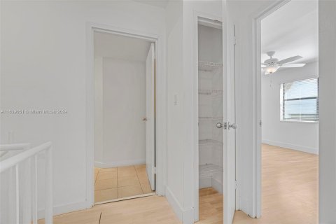 Touwnhouse à vendre à Miami, Floride: 2 chambres, 95.97 m2 № 1311155 - photo 20