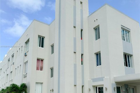 Copropriété à vendre à Miami Beach, Floride: 22.3 m2 № 1311119 - photo 1