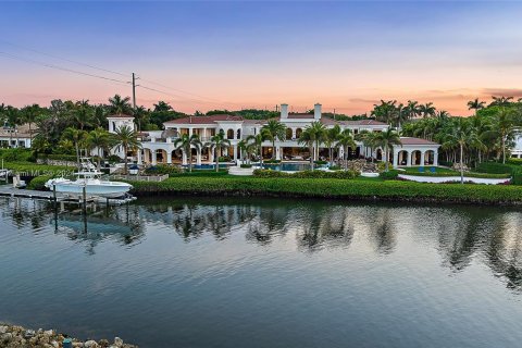 Casa en venta en Jupiter, Florida, 6 dormitorios, 1784.28 m2 № 1235089 - foto 2