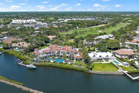 House in Jupiter, Florida 6 bedrooms, 1784.28 sq.m. № 1235089 - photo 17