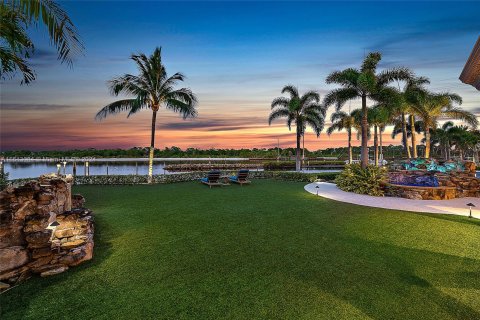 Casa en venta en Jupiter, Florida, 6 dormitorios, 1784.28 m2 № 1235089 - foto 15