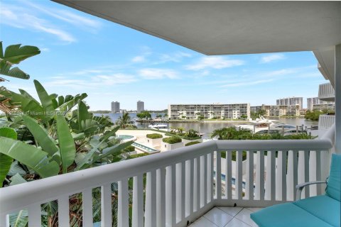 Condo in Aventura, Florida, 3 bedrooms  № 1239832 - photo 21