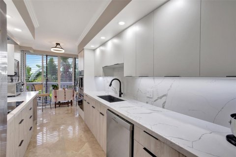 Condo in Aventura, Florida, 3 bedrooms  № 1239832 - photo 11