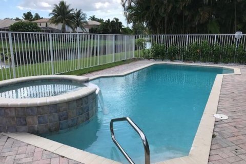 Casa en venta en Lake Worth, Florida, 5 dormitorios, 306.86 m2 № 1208815 - foto 1