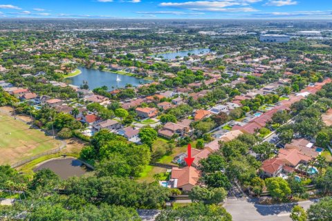 Villa ou maison à vendre à Sunrise, Floride: 4 chambres, 213.77 m2 № 1208816 - photo 6