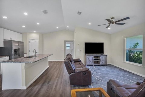 Casa en venta en North Port, Florida, 3 dormitorios, 132.85 m2 № 1084322 - foto 3