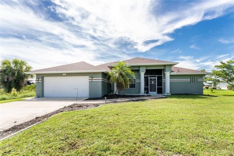 Casa en venta en Port Charlotte, Florida, 3 dormitorios, 197.23 m2 № 1403820 - foto 1