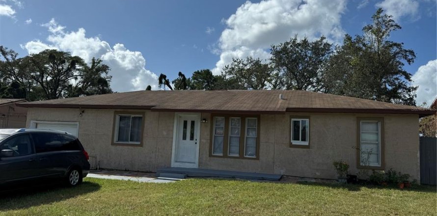 House in Orlando, Florida 4 bedrooms, 152.08 sq.m. № 1422790