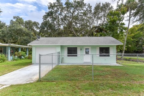 Villa ou maison à vendre à Edgewater, Floride: 2 chambres, 102.19 m2 № 1368554 - photo 1