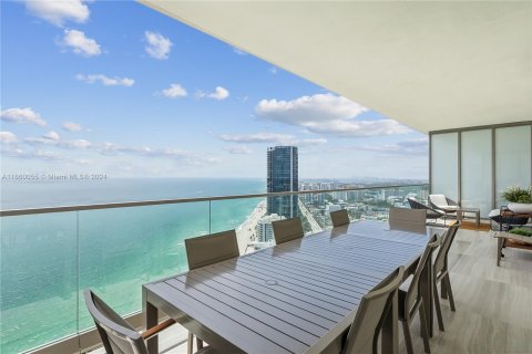 Condo in Sunny Isles Beach, Florida, 4 bedrooms  № 1369101 - photo 2