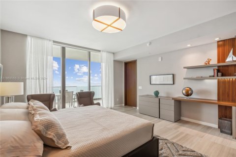 Condo in Sunny Isles Beach, Florida, 4 bedrooms  № 1369101 - photo 13