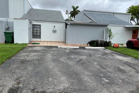 Townhouse in Miami, Florida 2 bedrooms, 91.23 sq.m. № 1398237 - photo 2