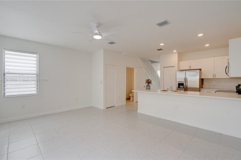 Townhouse in Homestead, Florida 3 bedrooms, 129.41 sq.m. № 1398146 - photo 5