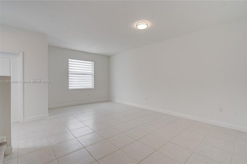 Townhouse in Homestead, Florida 3 bedrooms, 129.41 sq.m. № 1398146 - photo 15