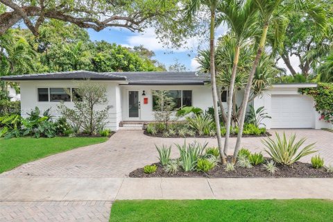 Casa en venta en Miami Shores, Florida, 3 dormitorios, 197.7 m2 № 1091505 - foto 1