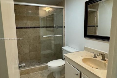 Condo in Hollywood, Florida, 2 bedrooms  № 1226211 - photo 9