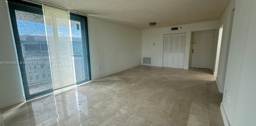 Condo in Hollywood, Florida, 2 bedrooms  № 1226211