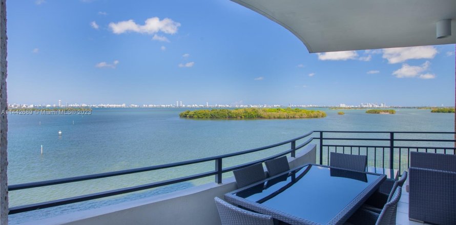 Condo à Miami, Floride, 3 chambres  № 688053