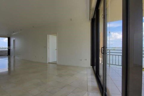 Copropriété à louer à Miami, Floride: 3 chambres, 274.71 m2 № 688053 - photo 6