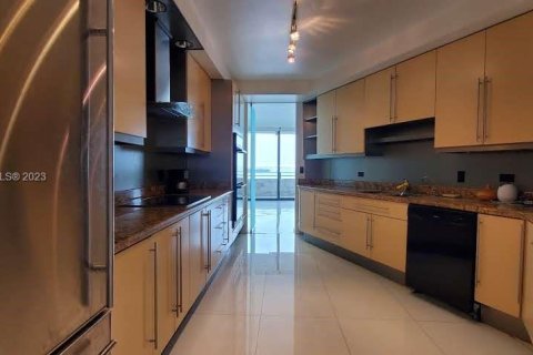 Condo in Miami, Florida, 3 bedrooms  № 688053 - photo 14