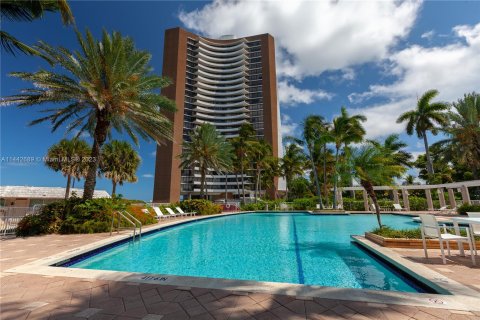 Copropriété à louer à Miami, Floride: 3 chambres, 274.71 m2 № 688053 - photo 3