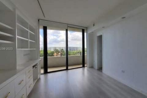 Copropriété à louer à Miami, Floride: 3 chambres, 274.71 m2 № 688053 - photo 10