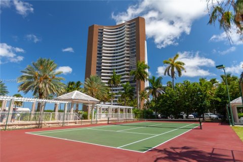 Copropriété à louer à Miami, Floride: 3 chambres, 274.71 m2 № 688053 - photo 17