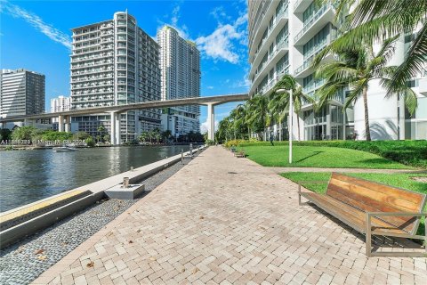 Copropriété à vendre à Miami, Floride: 3 chambres, 114.73 m2 № 1362768 - photo 17