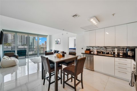 Copropriété à vendre à Miami, Floride: 3 chambres, 114.73 m2 № 1362768 - photo 2