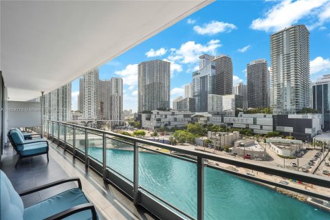 Copropriété à vendre à Miami, Floride: 3 chambres, 114.73 m2 № 1362768 - photo 1