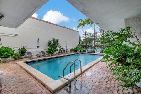 Condo in Miami Beach, Florida, 1 bedroom  № 1393478 - photo 15