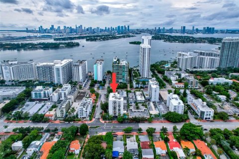 Condo in Miami Beach, Florida, 1 bedroom  № 1393478 - photo 4