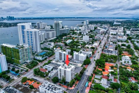 Condo in Miami Beach, Florida, 1 bedroom  № 1393478 - photo 6