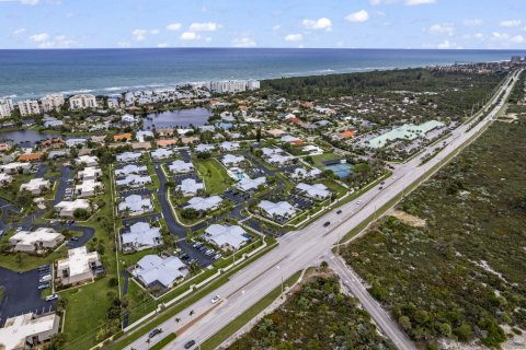 Villa ou maison à vendre à Jupiter, Floride: 2 chambres, 102.19 m2 № 914512 - photo 2